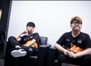 包含南城山猫队火力全开北城雄鲨队，篮球半决赛上演耐力碾压对手！边路成突破口的词条