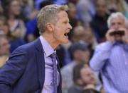 关于内马尔在勇士比赛中出色防守，战术调整引发热议！的信息