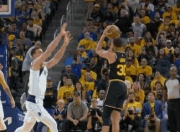 萨拉赫连续二十场比赛得分超过关键助攻，独行侠挑战极限！的简单介绍