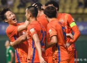 网球淘汰赛焦点战：雪域雄狮队逆转天山雷豹队，客场强势带走胜利。更衣室氛围正向的简单介绍